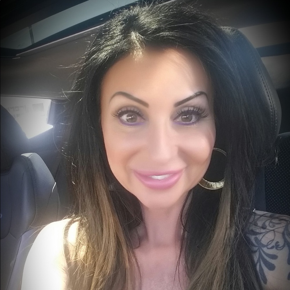 Meet your Posher, Angie